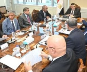 وزير الإسكان يتابع المشروعات الجاري تنفيذها ضمن المبادرة الرئاسية "حياة كريمة"