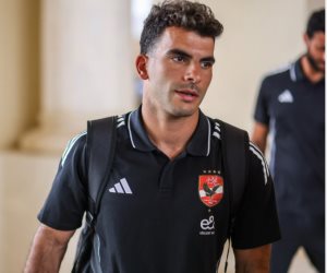  لاعبو الأهلى يتوجهون إلى ملعب مواجهة البنزرتي التونسي