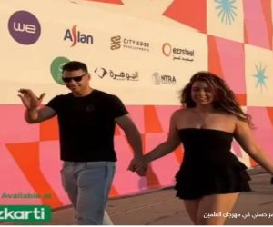 شاهد.. توافد جمهور حفل تامر حسني في مهرجان العلمين 