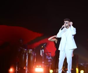 هاكل كشري بعد الحفلة.. المطرب الشامي يداعب جمهوره في مهرجان العلمين
