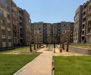 وزير الإسكان يتابع سير العمل بعددٍ من المشروعات الجاري تنفيذها واستعدادات تسليم وحدات جنة 4 بالشيخ زايد
