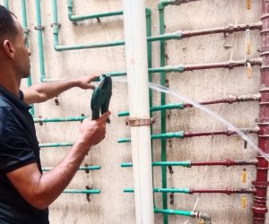 حملات لفصل وصلات المياه الخلسة وتحصيل المتأخرات بمدينتي النوبارية الجديدة والسادات