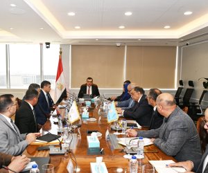 وزير الإسكان يتابع موقف مشروعات الإسكان بمحافظة بورسعيد