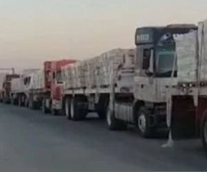 مراسل "إكسترا نيوز": الفوج الخامس من شاحنات المساعدات يفرغ حمولته بالجانب الفلسطيني