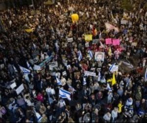 إعلام عبرى : مئات المسئولين الإسرائيليين بجيش الاحتلال يتظاهرون لإنهاء حرب غزة