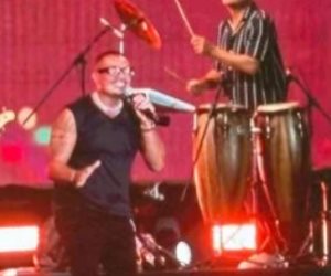 حياة كلها فن وإبداع.. فيديو عن مسيرة عمرو دياب قبل صعوده على مسرح مهرجان العلمين