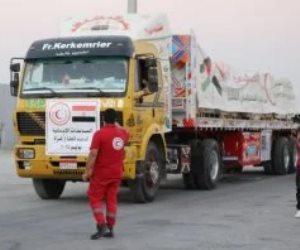 الهلال الأحمر المصري يعلن استمرار قوافل المساعدات "زاد العزة" إلى غزة