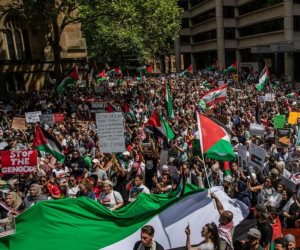 رغم الأمطار الغزيرة ..  90 ألف  متظاهر فى سيدنى تنديدا بالعدوان على غزة  