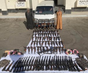 ضبط 105 قطعة سلاح بحوزة عنصرين جنائيين شديدى الخطورة بالمنطقة الجنوبية