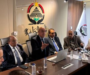 عاصم الجزار يتابع سير العملية الانتخابية من غرفة عمليات "الجبهة الوطنية" في الساعات الأولى للاقتراع