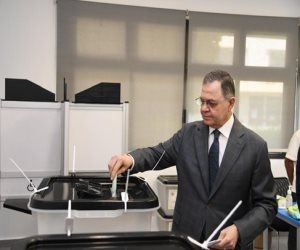 وزير الداخلية يدلي بصوته في انتخابات مجلس الشيوخ ويؤكد: مجريات العملية الانتخابية تسير بشكل منتظم (فيديو)