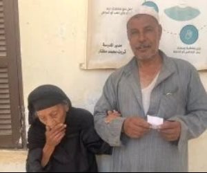 معمرة كفيفة عمرها 90 سنة بالفيوم تدلى بصوتها:  "عايزة أفرح ببلدى"