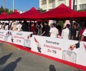 توافد الناخبين على مدرسة الشهيد مصطفى يسرى أبو عميرة للتصويت بانتخابات الشيوخ