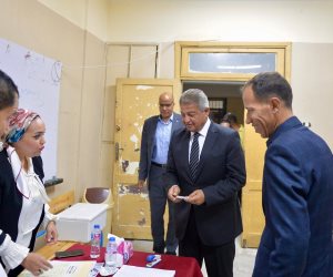 رئيس "الأعلى للإعلام" يدلي بصوته في انتخابات الشيوخ.. ويؤكد: المشاركة واجب وطني وحق دستوري