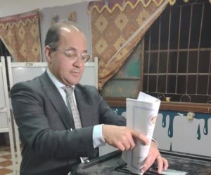 وزير المالية يدلى بصوته فى انتخابات مجلس الشيوخ