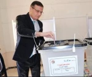 وزير الزراعة يدلى بصوته فى انتخابات مجلس الشيوخ بالإسكندرية