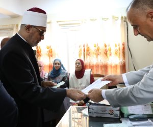 مفتي الجمهورية يُدلي بصوته في انتخابات مجلس الشيوخ لعام 2025 ويؤكد: المشاركة في هذا الاستحقاق الانتخابي مسؤولية وطنية وأمانة شرعية