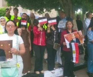 توافد الناخبين على مدرسة تحيا مصر الأسمرات للمشاركة بانتخابات الشيوخ