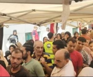 في منطقة السيدة زينب.. طوابير مكثفة من المواطنين بانتخابات مجلس الشيوخ.. صور