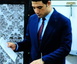نائب محافظ سوهاج يدلى بصوته فى انتخابات الشيوخ بمدرسة صلاح سالم