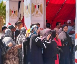إقبال المواطنين على لجان انتخابات الشيوخ فى السويس للإدلاء بأصواتهم.. صور