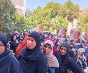 حرص من كبار السن على الحضور للجنة بالوراق للمشاركة فى انتخابات الشيوخ 