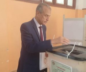 رئيس جهاز الإحصاء يدلى بصوته فى انتخابات مجلس الشيوخ 2025