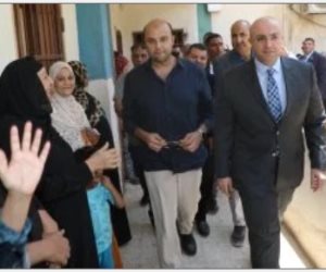 محافظ بنى سويف يتفقد عددا من اللجان ثانى أيام انتخابات مجلس الشيوخ