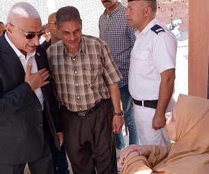 محافظ شمال سيناء يتفقد لجان انتخابات مجلس الشيوخ بالعريش.. ويوجه لتسهيل وصول الناخبين لصناديق الاقتراع (صور)