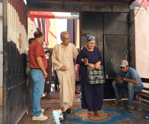 توافد كثيف لسيدات عجائز وأزواجهن على لجان التصويت فى ثانى أيام انتخابات الشيوخ