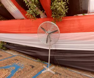 تيسيرا على الناخبين ...مظلات ومراوح لتخفيف حرارة الطقس على الناخبين فى لجان الشيوخ بالزاوية