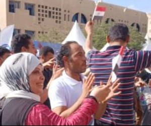 بالزغاريد وعلم مصر.. إقبال المواطنين على لجان انتخابات الشيوخ بأكتوبر