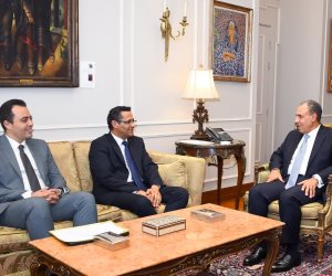 وزير الخارجية يستقبل نقيب الصحفيين ويبحث سبل تعزيز التعاون المشترك