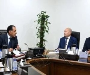 رئيس الوزراء يستعرض الفرص الاستثمارية ببعض الأراضي الفضاء على كورنيش النيل