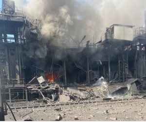 دوي انفجار ضخم داخل أكبر مصنع بولاية بنسلفانيا الأمريكية لإنتاج الحديد  