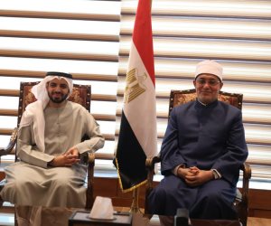 استقبال رسمي بمطار القاهرة.. مفتي الجمهورية يرحب بكبار المفتين والوزراء المشاركين في المؤتمر العالمي العاشر للإفتاء