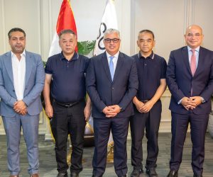 باستثمارات 22,6 مليون دولار.. رئيس اقتصادية قناة السويس يوقع عقد إنشاء مصنع تشانجتشو رامادا لصناعة المنسوجات بمنطقة القنطرة