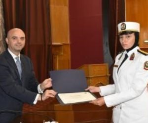 أكاديمية الشرطة تنظم دورة تدريبية لطالبات كلية الشرطة للتدريب على فحص وثائق السفر