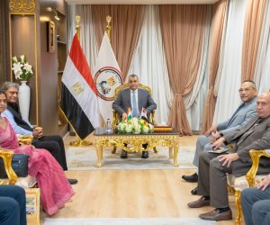 وزير الدولة للإنتاج الحربي وسفير الهند بالقاهرة يبحثان سبل تعزيز التعاون المشترك