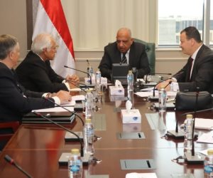 وزير الكهرباء يلتقى رئيس مجموعة «كوبولوزيس اليونانية» لبحث مستجدات تنفيذ مشروع الربط الكهربائى بين مصر واليونان