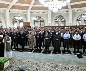 رئيس الوزراء يؤدى صلاة جنازة الدكتور على المصيلحى بمسجد الشرطة فى السادس من أكتوبر
