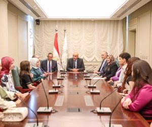 وزير التربية والتعليم يكرم الطلاب أوائل مدارس النيل المصرية الدولية