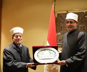 مفتي الجمهورية ومفتي القدس يؤكدان مركزية القضية الفلسطينية والتعاون العلمي المشترك