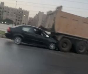ضبط مرتكبي واقعة ملاحقة سيارة فتيات ماتسبب في اصطدامهن بسيارة نقل على الطريق بالجيزة