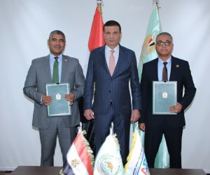 وزير الزراعة يشهد توقيع بروتوكول تعاون بين "بحوث الهندسة الزراعية" و"هايتك للبذور" لتصنيع آلات تطويش الذرة محليًا