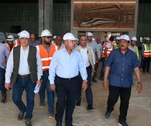 وزير النقل يتابع تقدم التشطيبات النهائية وتركيب القضبان لمحطات الخط الأول من القطار الكهربائي السريع