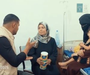 اللجنة المصرية توزع الحليب على الأطفال في قطاع غزة... وأمهات فلسطينيات: نشكر مصر على توفير المساعدات لنا (فيديو) اللجنة المصرية توزع الحليب على الأطفال في قطاع غزة... وأمهات فلسطينيات: نشكر مصر على توفير المساعدات لنا (فيديو)