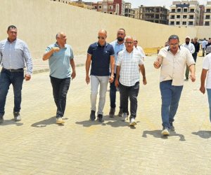 رئيس جهاز مدينة القاهرة الجديدة يتفقد محطة صرف صحي رقم 12 بالتجمع الثالث
