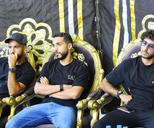 لاعبى الأهلى يقدمون العزاء فى والد محمد الشناوى