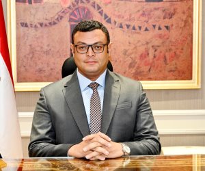 وزير الإسكان يتفقد محاور وطرق مدينة الشروق ويوجه بضرورة الاهتمام بأعمال الصيانة والزراعات والنظافة وصيانة أعمال الإنارة لمختلف الطرق بالمدينة